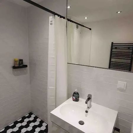 10 With Balcony Apartment *